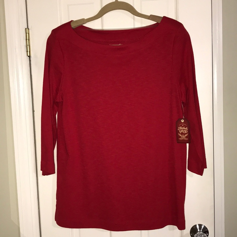 Red Faded Glory Top.    JP